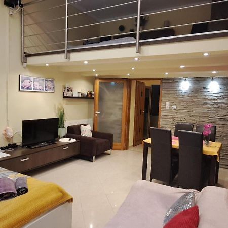 Szandi Belvarosi Apartman Szeged Exterior photo